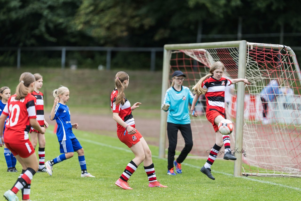 Bild 240 - Loewinnen Cup
